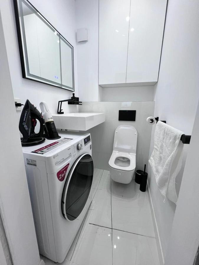 Soho Aparthotel Oradea Bagian luar foto